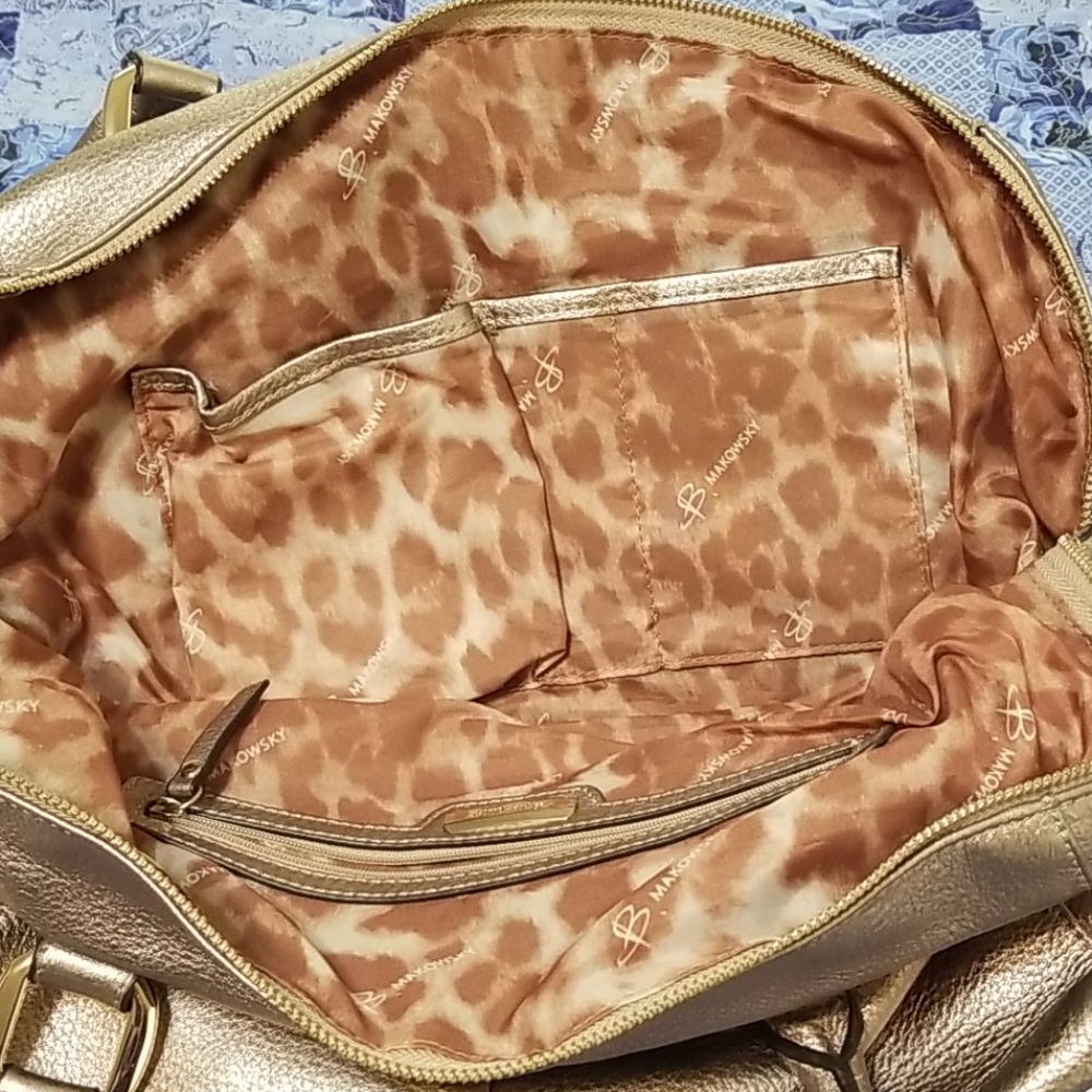 B. Makowsky gold purse. - Picture 5 of 15